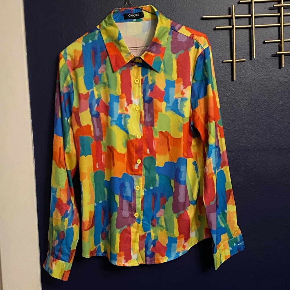 Women’s chicme shirt size L